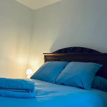 3 Lits Proche De Commerces Et Avec Clim *