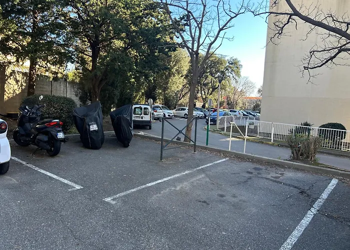 3 Lits Proche De Commerces Et Avec Clim *